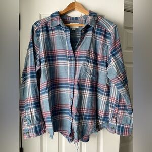 American Eagle Women’s Distressed Flannel Button Down Size L